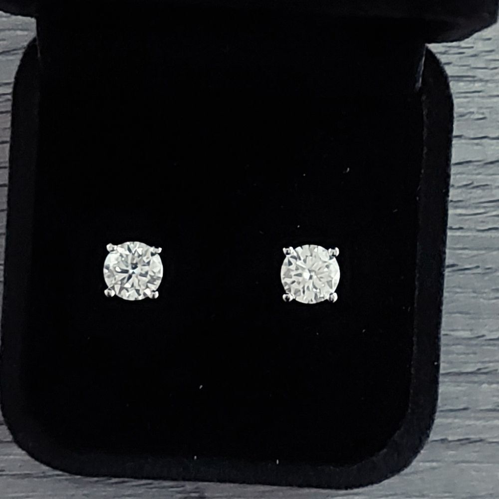 1 Carat Moissanite 925 Silver Sterling Stud Earrings